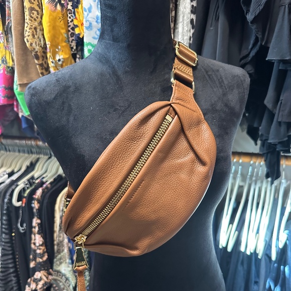 Aimee Kestenberg belt bag crossbody! - Picture 6 of 9